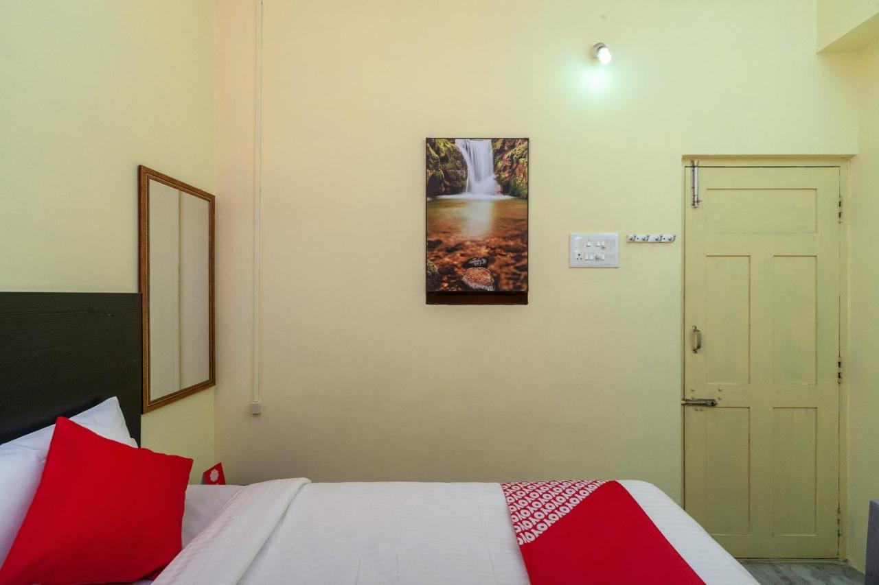 Oyo Flagship 24898 Senthur Murugan Residency Tambaram Bagian luar foto